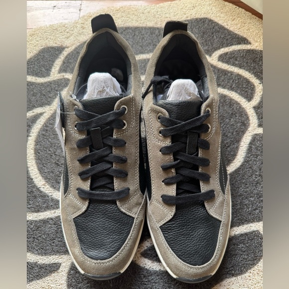 Men's Black and Gray Sneakers - Picture 3 of 5